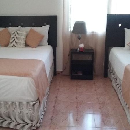 Room In Cancun Stadium Экстерьер фото