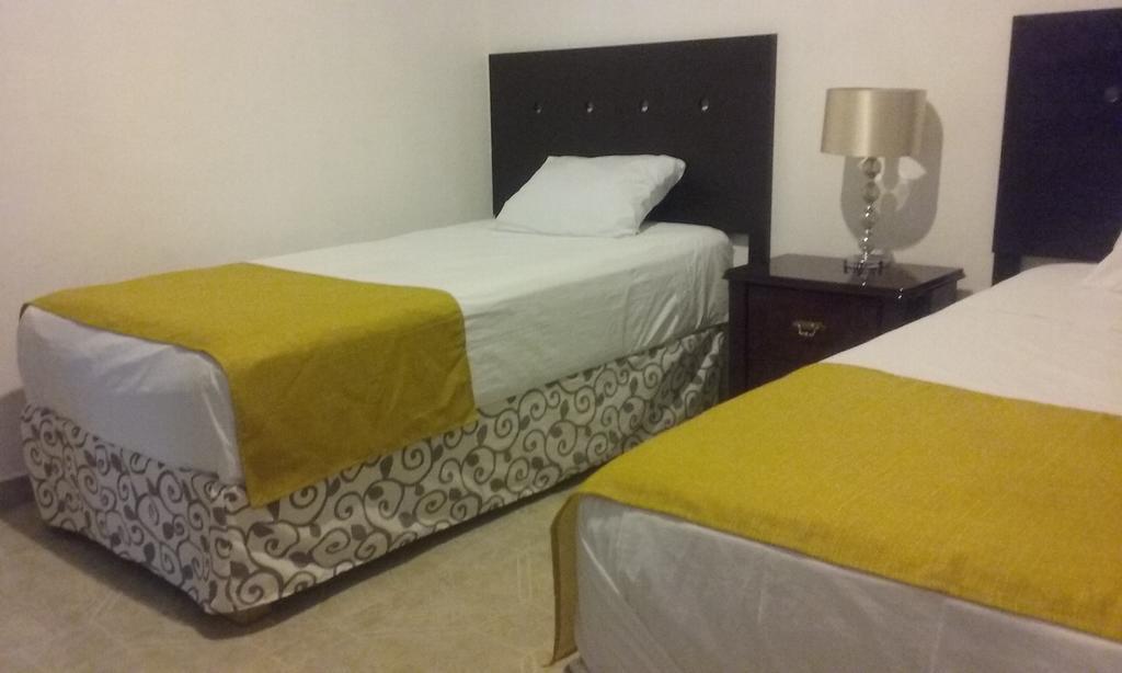 Room In Cancun Stadium Экстерьер фото