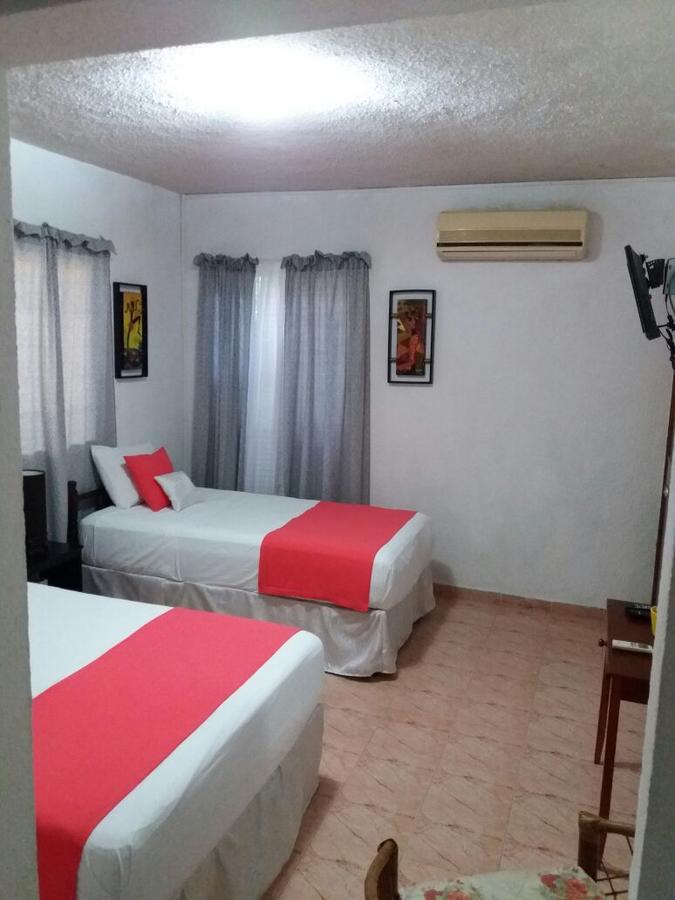 Room In Cancun Stadium Экстерьер фото